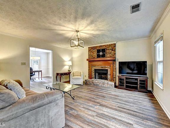 5th image of 4075 Vicksburg Dr