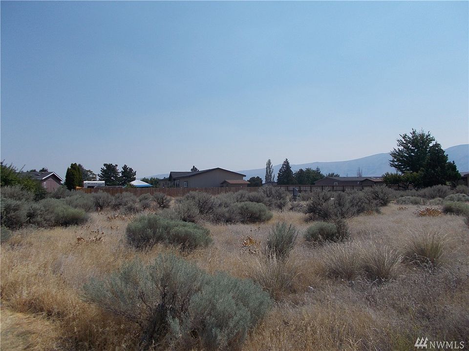 2nd image of 319 Spring Cir SW