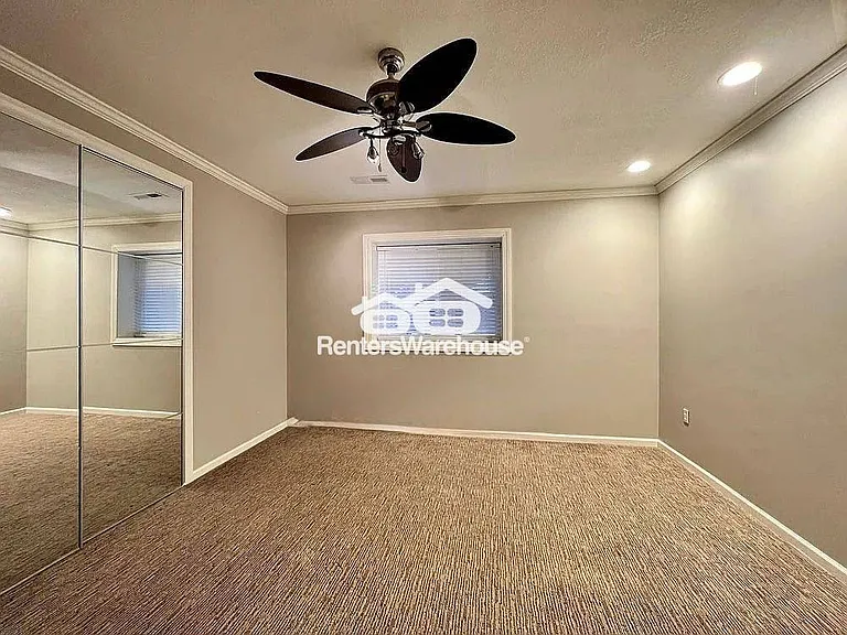 15861 Linden St — Photo 27