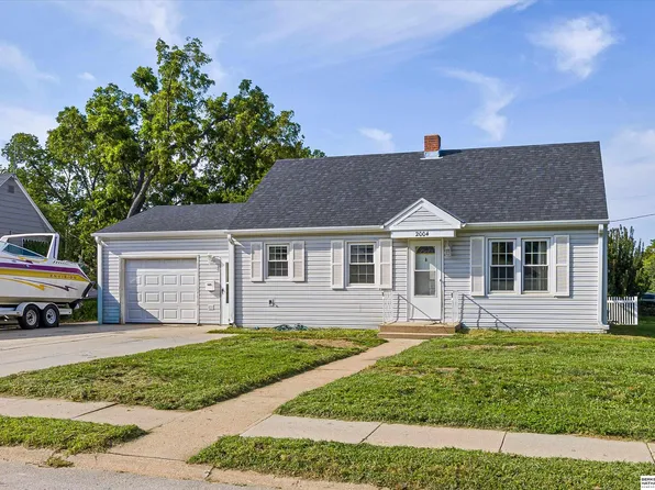 2004 Colfax St, Blair, NE 68008