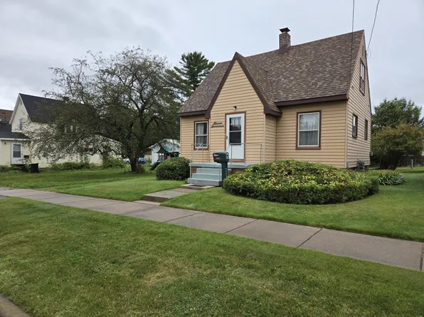 1117 John St, Sault Sainte Marie, MI 49783