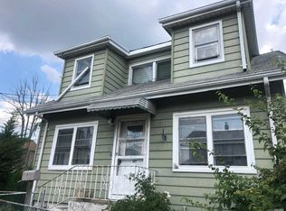 192 Elm Rd, Inwood, NY 11096