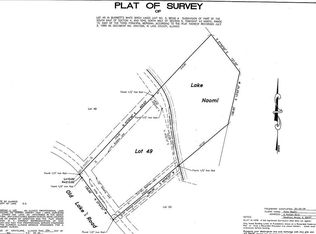 41 Old Lake Rd, Hawthorn Woods, IL 60047