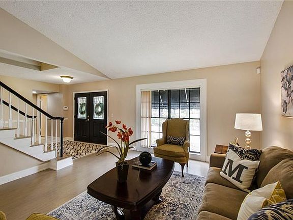 5th image of 3119 Lakestone Dr