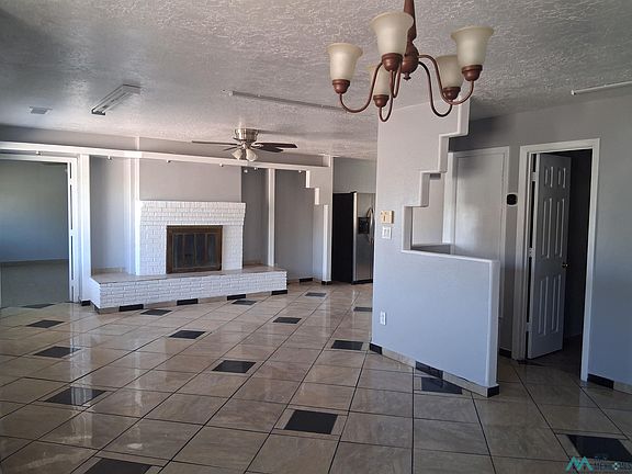 3rd image of 1502 Kit Carson Dr