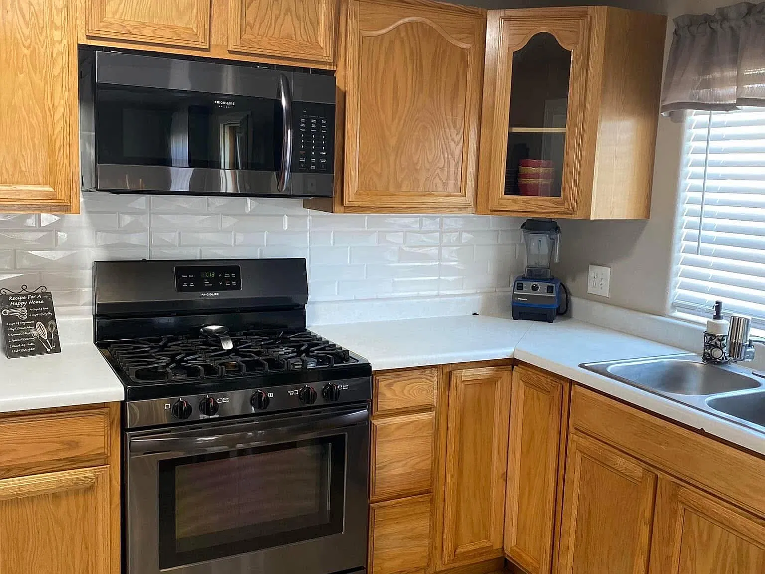2 bed, 940 sqft, $2,350 — Photo 3