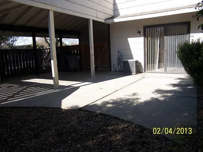 3 bed, 1180 sqft, $2,600 — Photo 2