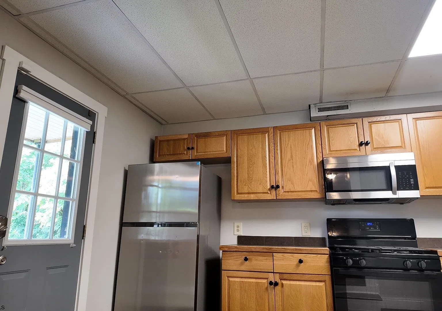 1 bed, 1.0 bath, $950 — Photo 4