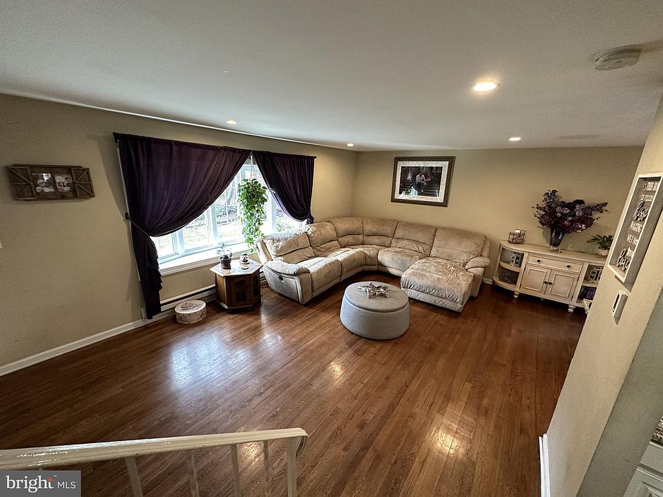 1660 Upper Ridge Rd, Pennsburg, PA 18073 Zillow