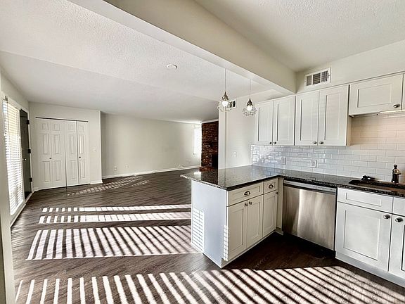 5th image of 4455 Jefferson St #4443-4