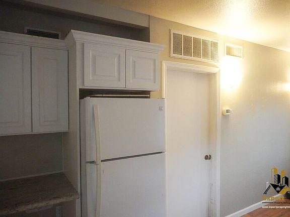 2nd image of 125 B St Unit B