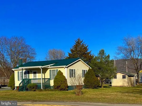 148 S Main St, Petersburg, WV 26847