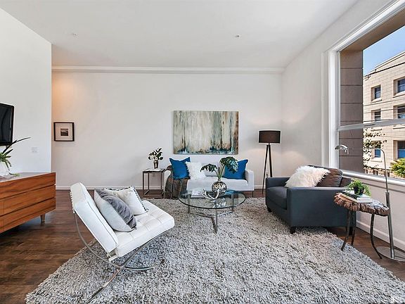 4th image of 317 29th St APT 209