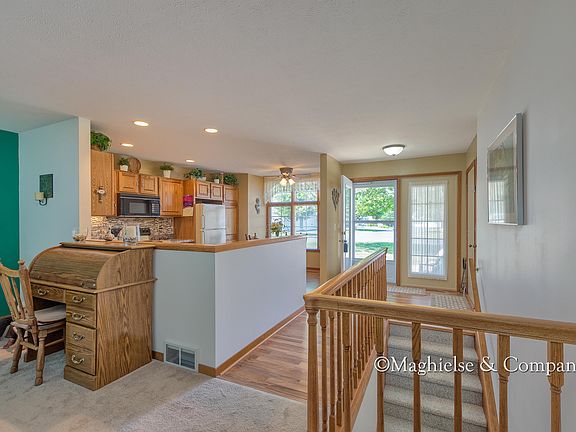 3rd image of 861 Clarewood Ct Unit 11