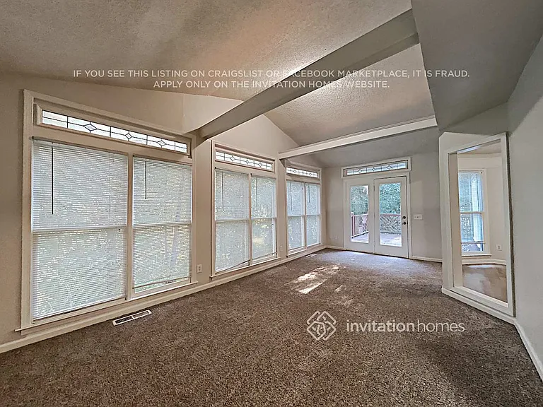 230 Kelley Ln — Photo 8