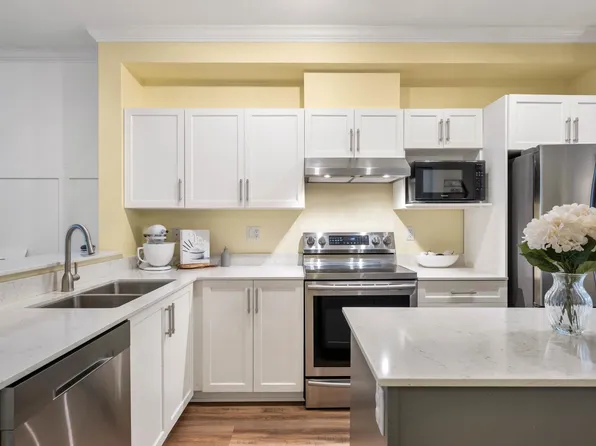 5839 Panorama Dr #42, Surrey, BC V3S 0P4