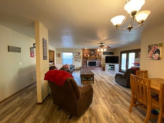 4th image of 1013 Quail Creek Dr