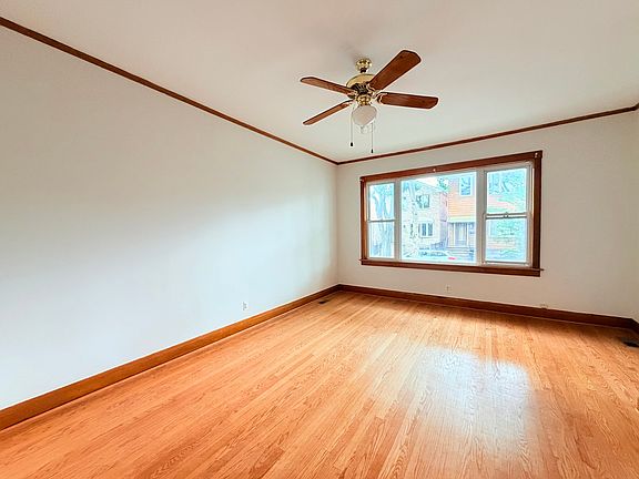 2nd image of 3015 S Quinn St