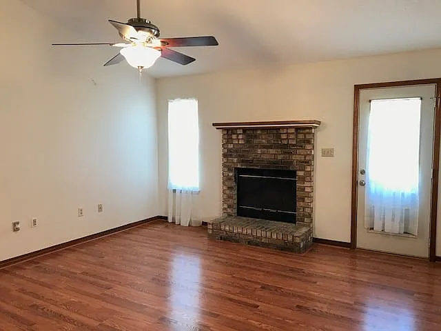 2986 Windsor Cir — Photo 3