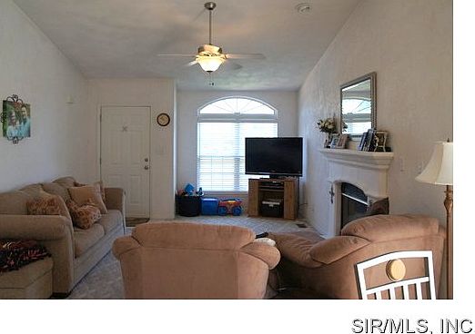 2nd image of 1529 & 1531 English Pine Ln
