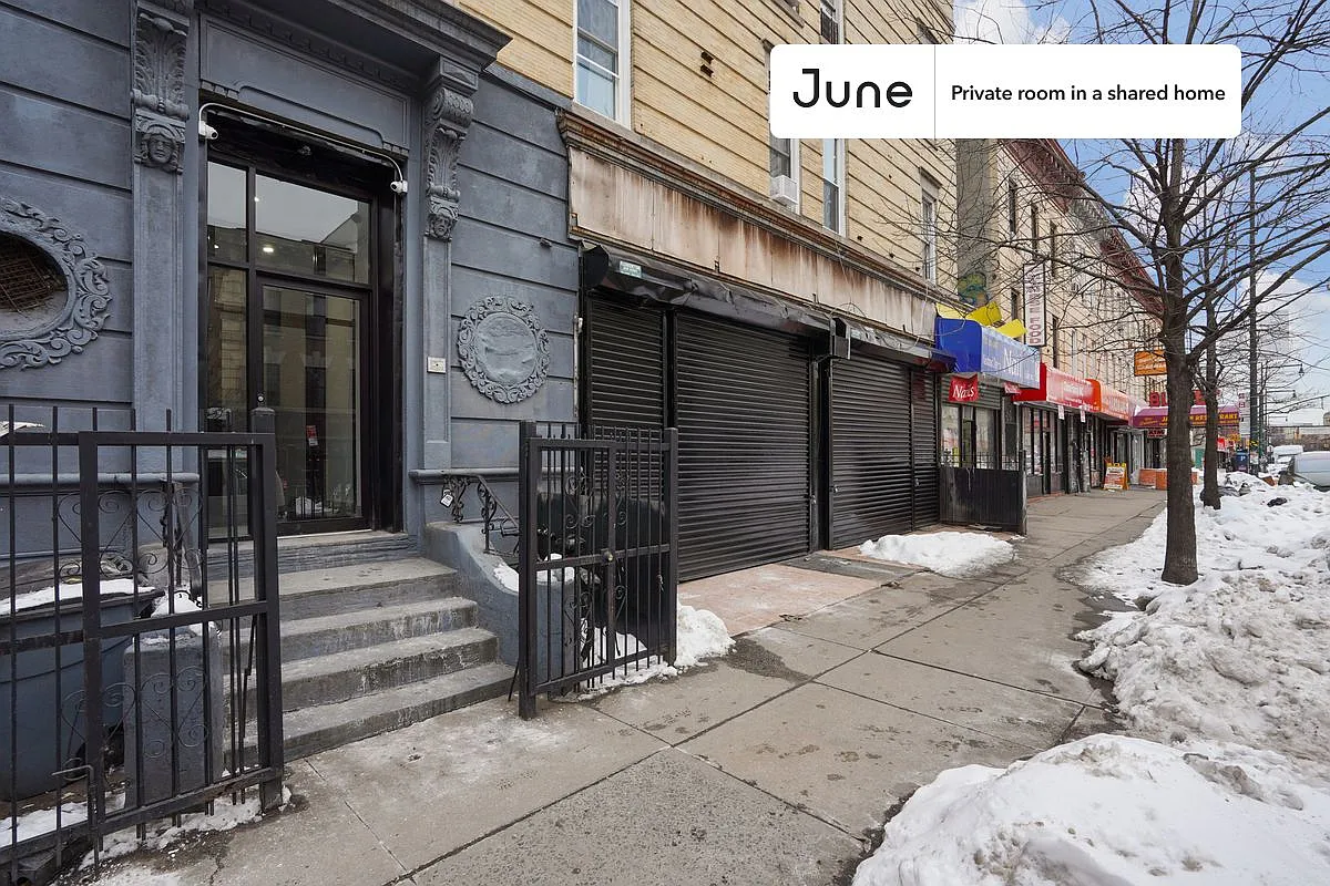 Full bedroom in 4 bed/1 bath home in Prospect Lefferts Gardens #377 A — Photo 4