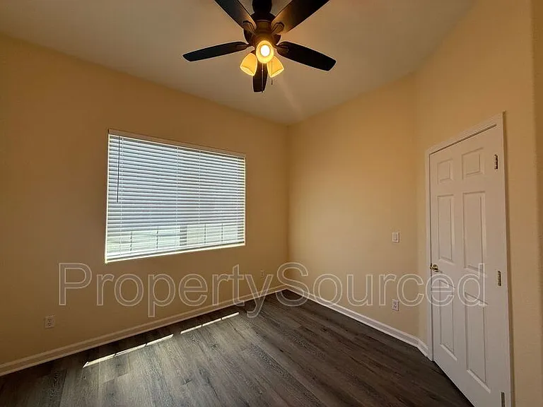 1633 Sparrowhawk St — Photo 28