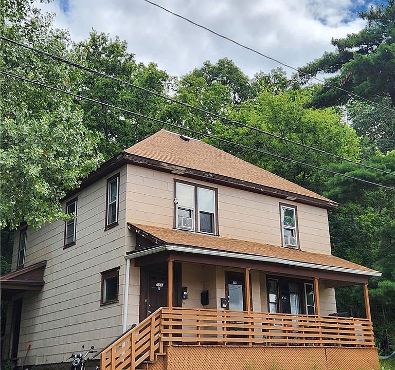 2nd image of 715 S Dewey Street #2