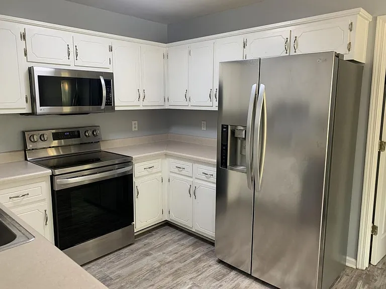 689 Artic Ave — Photo 18
