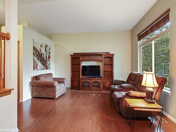 3rd image of 2424 Aspen Dr
