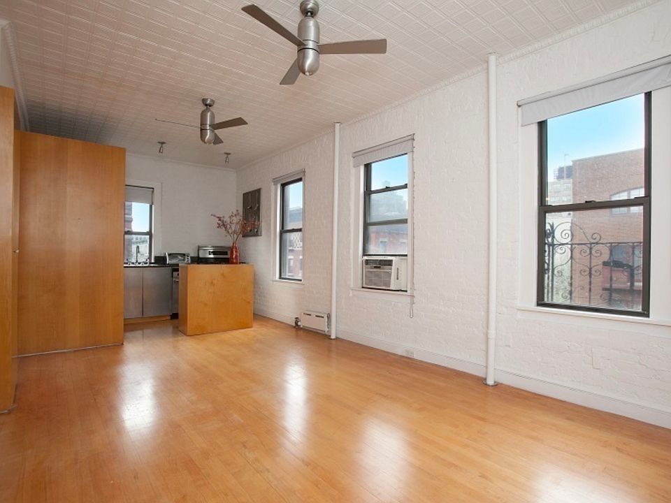 2nd image of 203 Spring St APT 14
