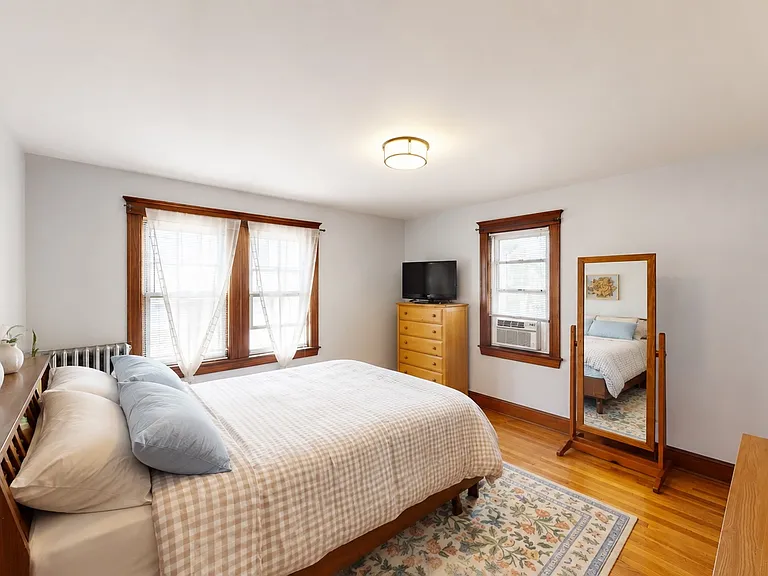 17 Auburndale Ave — Photo 8