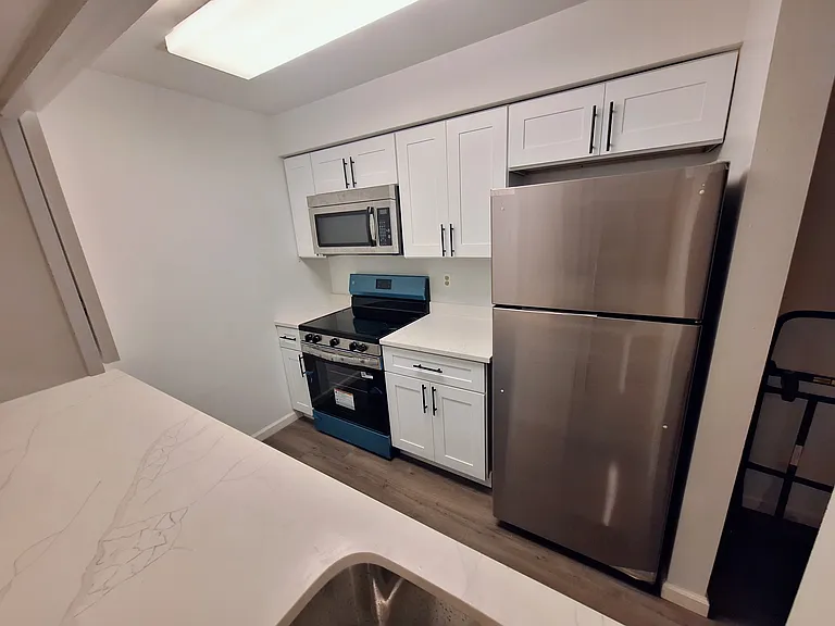 New Kitchen w/ Stainless Steel Appliances, Quartz Countertops, Shaker Cabinets