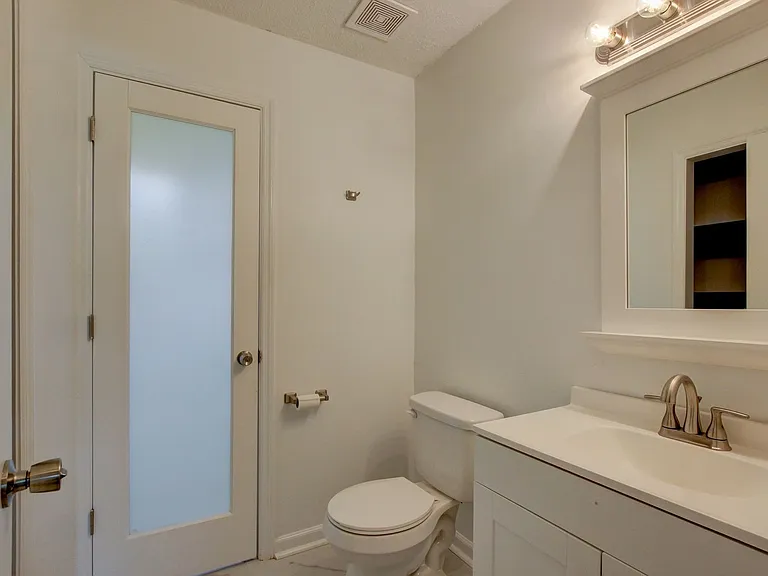 729 Welsey Dr — Photo 5