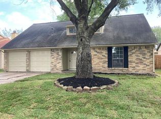 3615 Country Rd, Pasadena, TX 77505