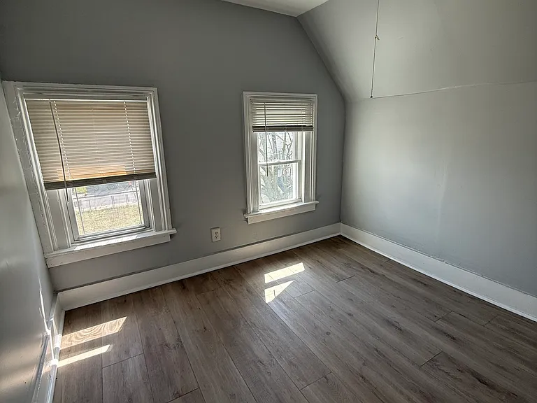 295 Lloyd St #2 — Photo 22