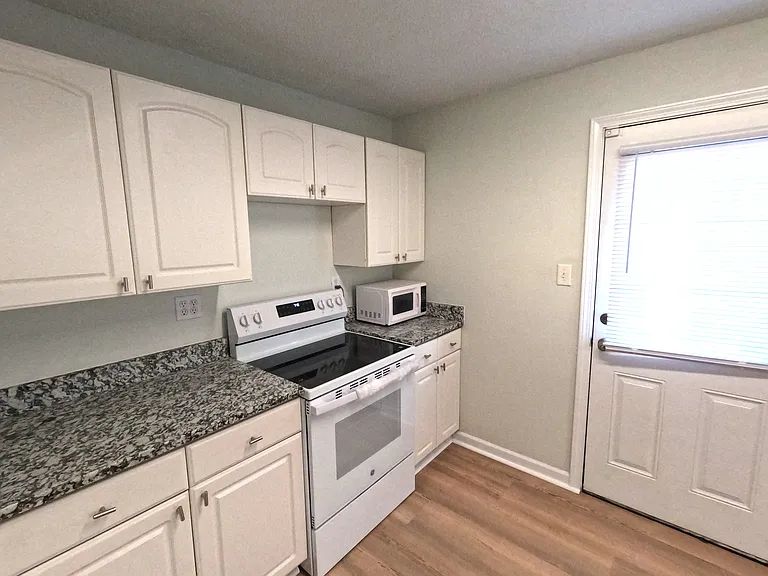granite counters, new stove