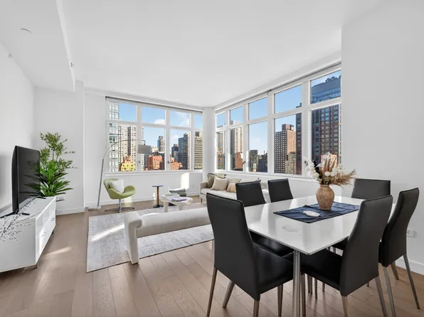 305 East 51st Street image 1 of 31