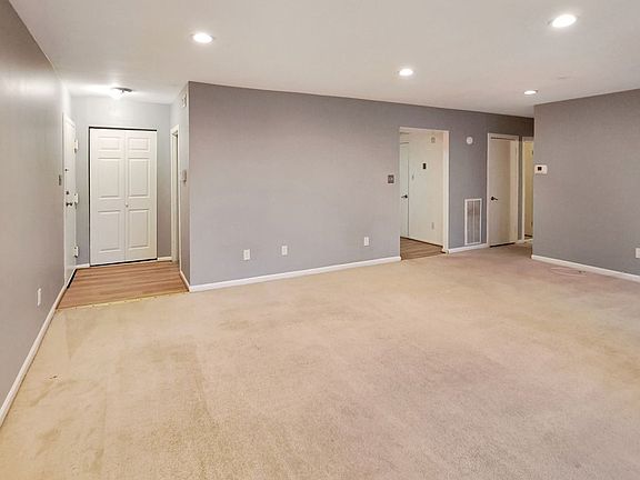 4th image of 10244 Prince Pl APT 204