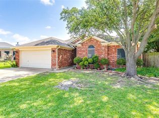 8601 Cypress Gardens Dr, Fort Worth, TX 76123