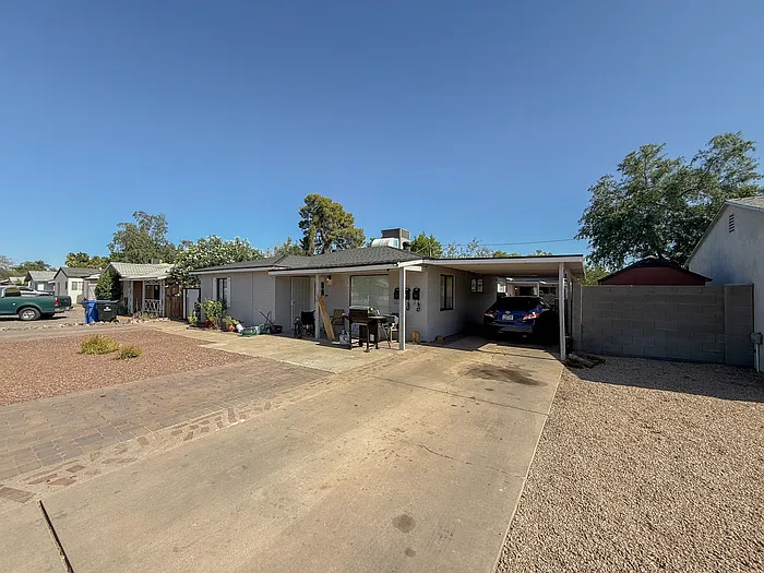 Building Photo - 1221 E Highland Ave #3