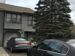 500 Townwood Dr, Albany, NY 12203