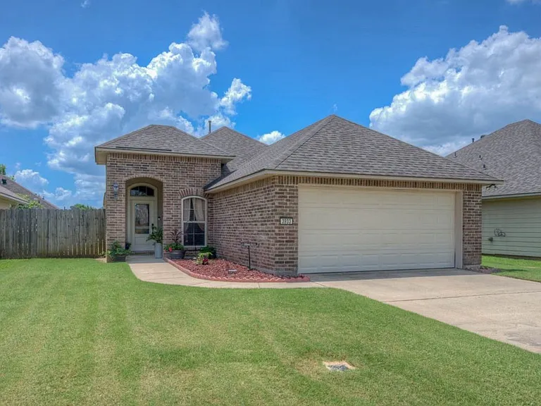 3933 White Lake Dr — Photo 1