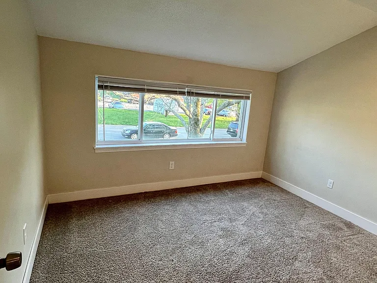 3308 Bridge Manor Dr — Photo 10