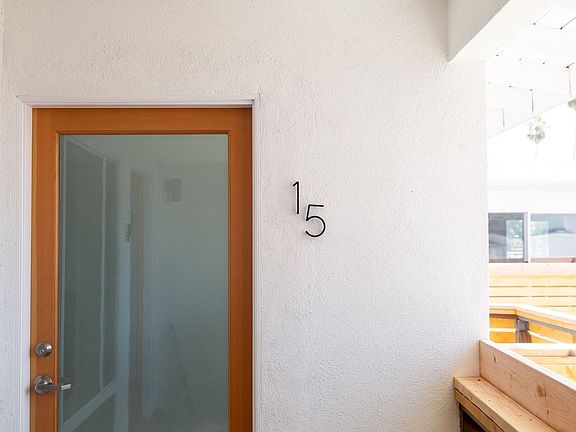 3rd image of 4959 Romaine St #20