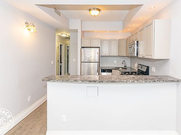 3rd image of 776 Halsey St #2