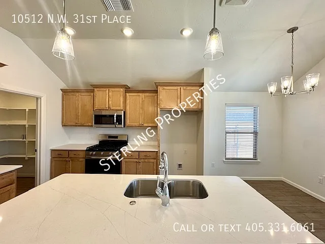 10512 NW 31st Pl — Photo 17