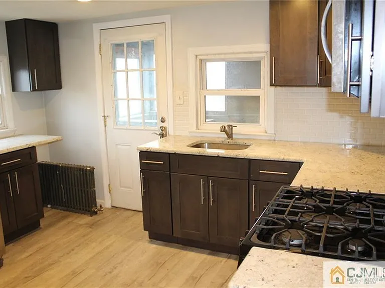 35 Lavern St #2 — Photo 4
