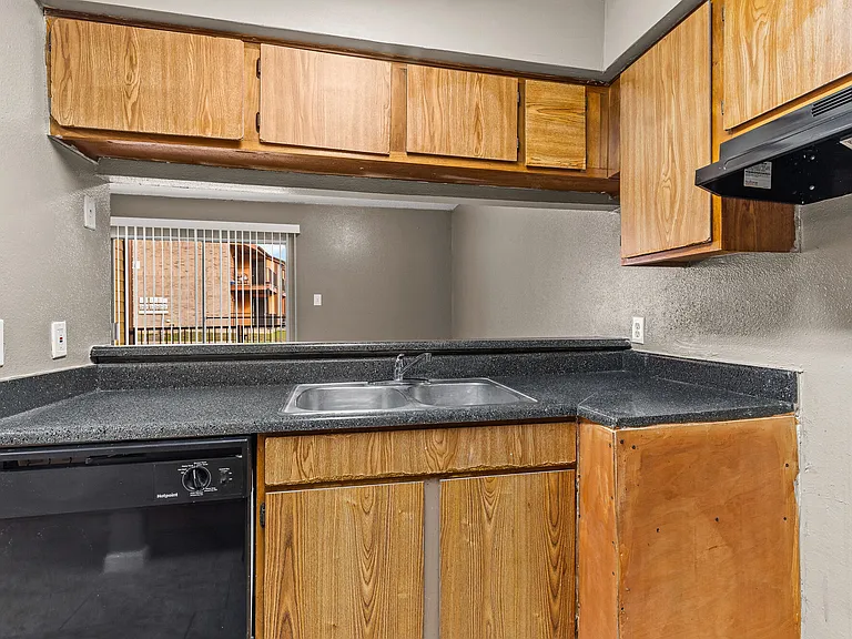 Towne East Village Apartment Homes — Photo 25