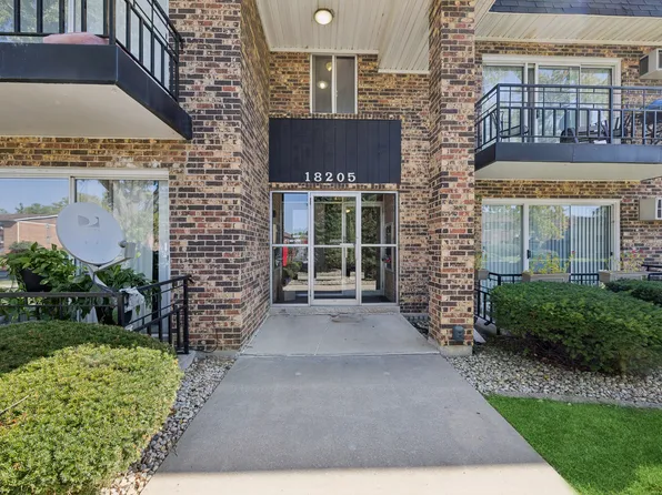 18205 Hart Dr APT 6A, Homewood, IL 60430