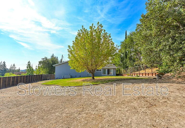 1090 Livorna Rd — Photo 26